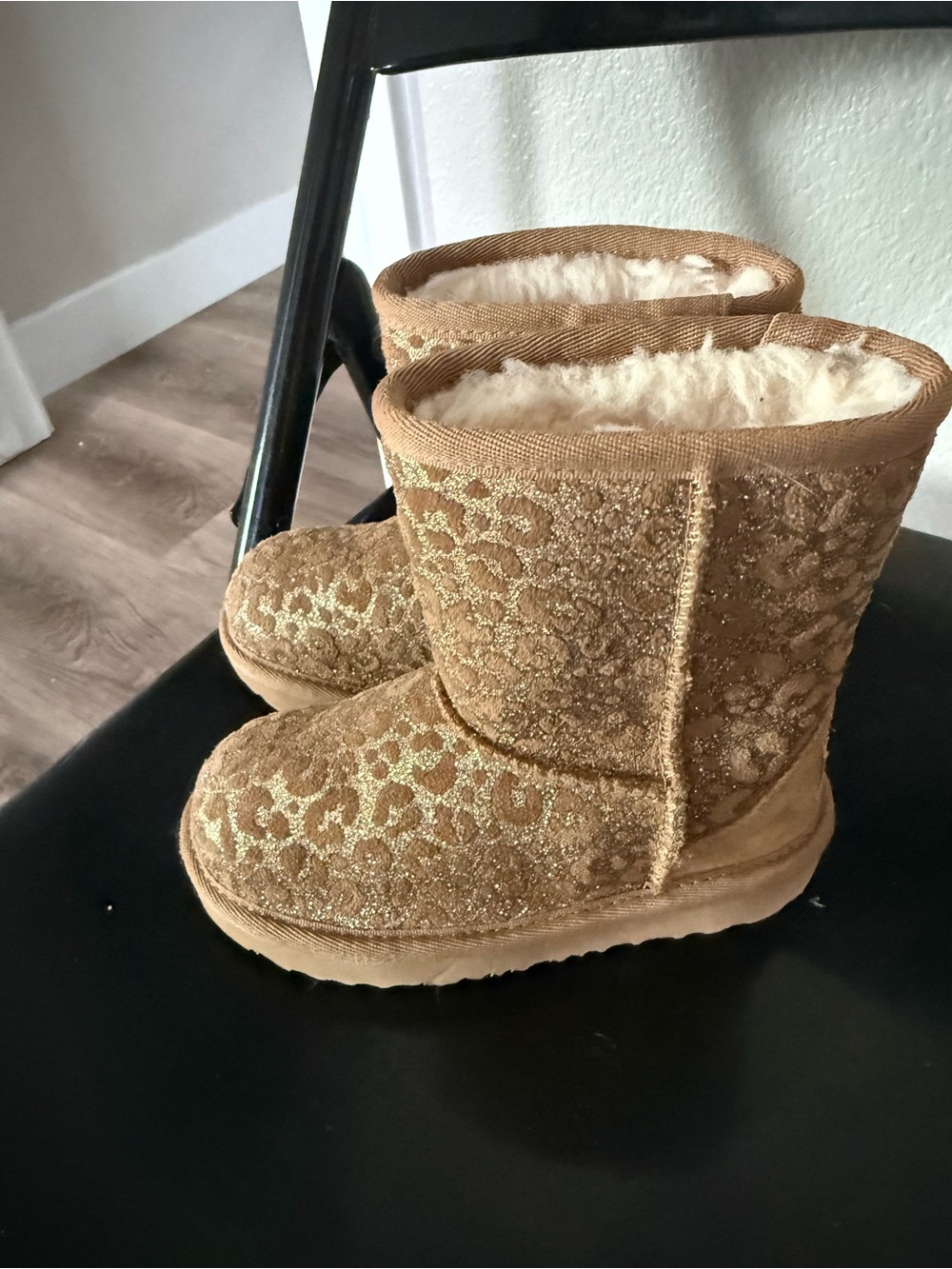 Like new Uggs Glitter Leopard-Print Winter Boots